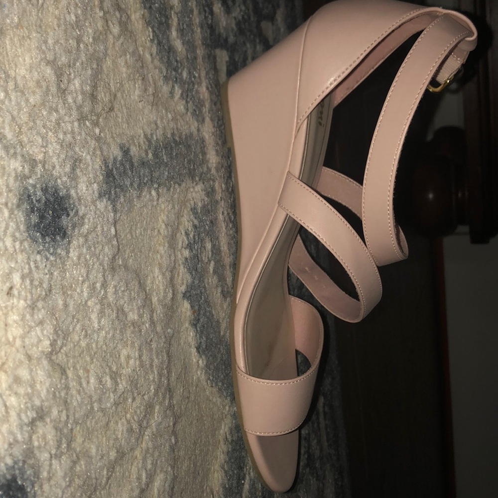 pink wedges